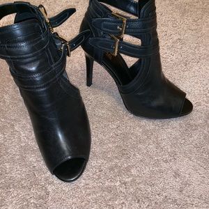 Micheal Kors leather heels